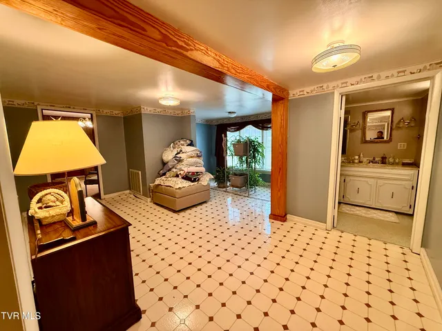 $289,000 | 6108 West Norton Road, Norton, VA 24273