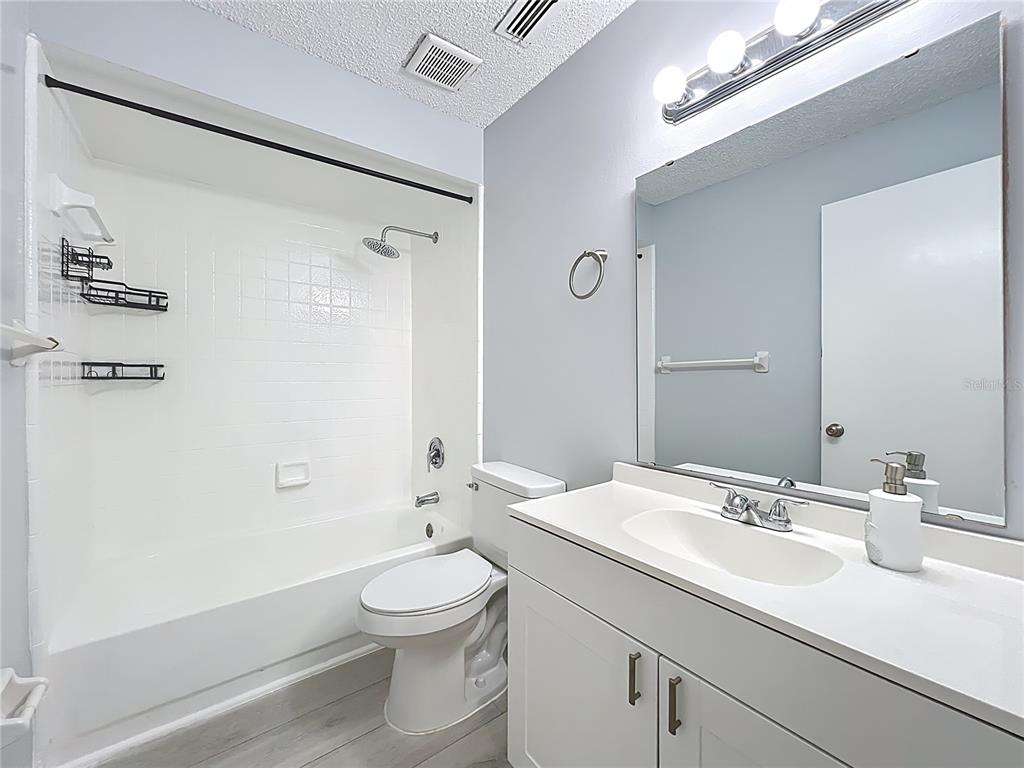 622 Anhinga Road Winter Springs, FL 32708 - Photo 28 of 53 a bathroom with a sink a toilet and shower
