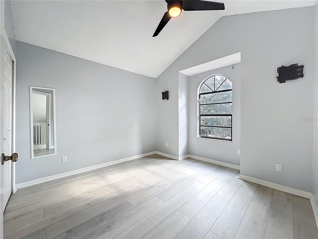 622 Anhinga Road Winter Springs, FL 32708 - Photo 31 of 53 an empty room with windows