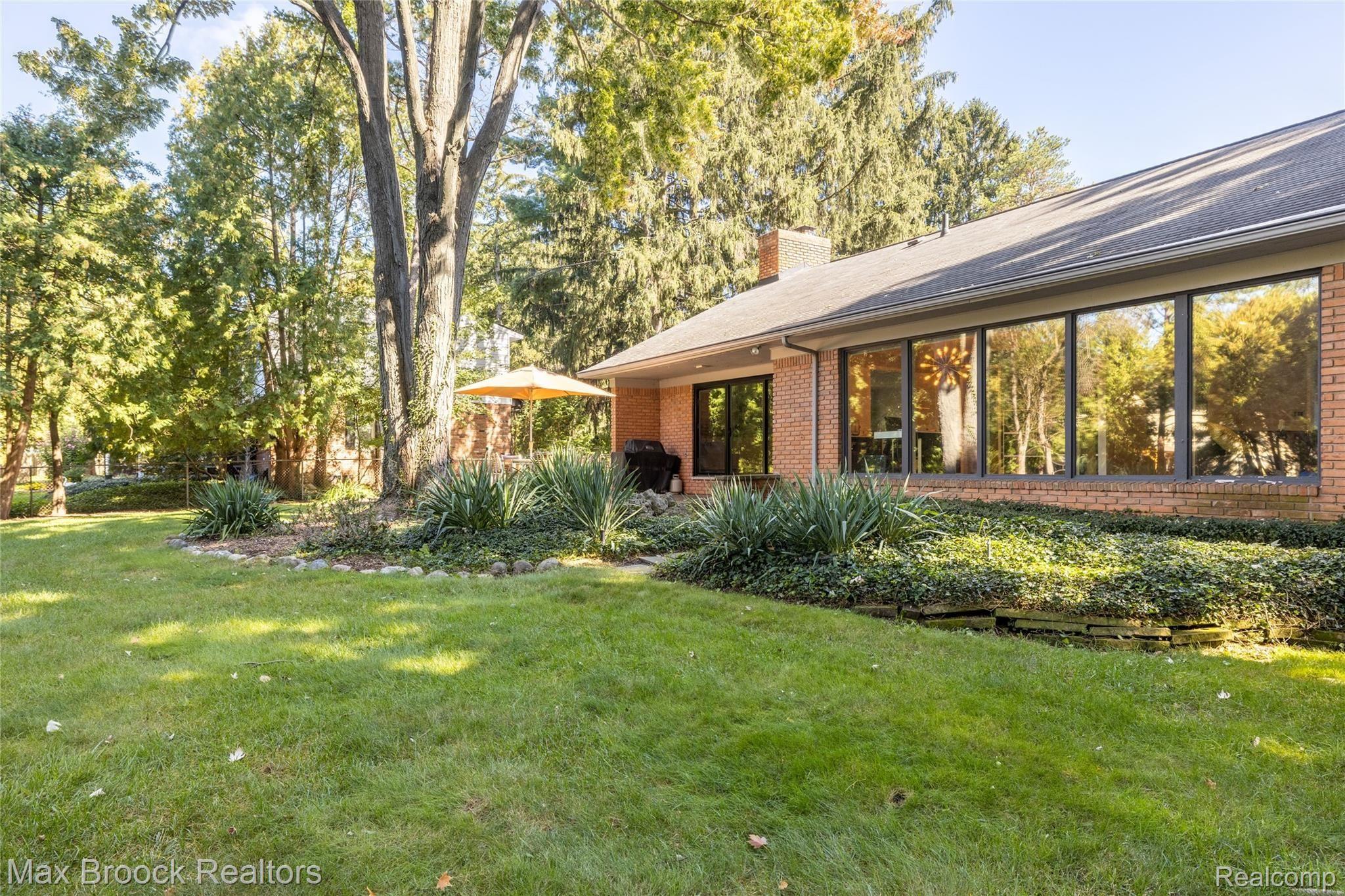 32481 Evergreen Road Franklin, MI 48025 - Photo 10 of 57 2E2A4309-HDR.jpg
