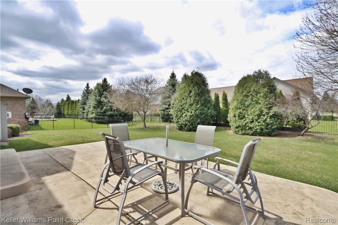 48093 Sandy Ridge Drive Macomb, MI 48044 - Photo 29 of 32 yard.jpg