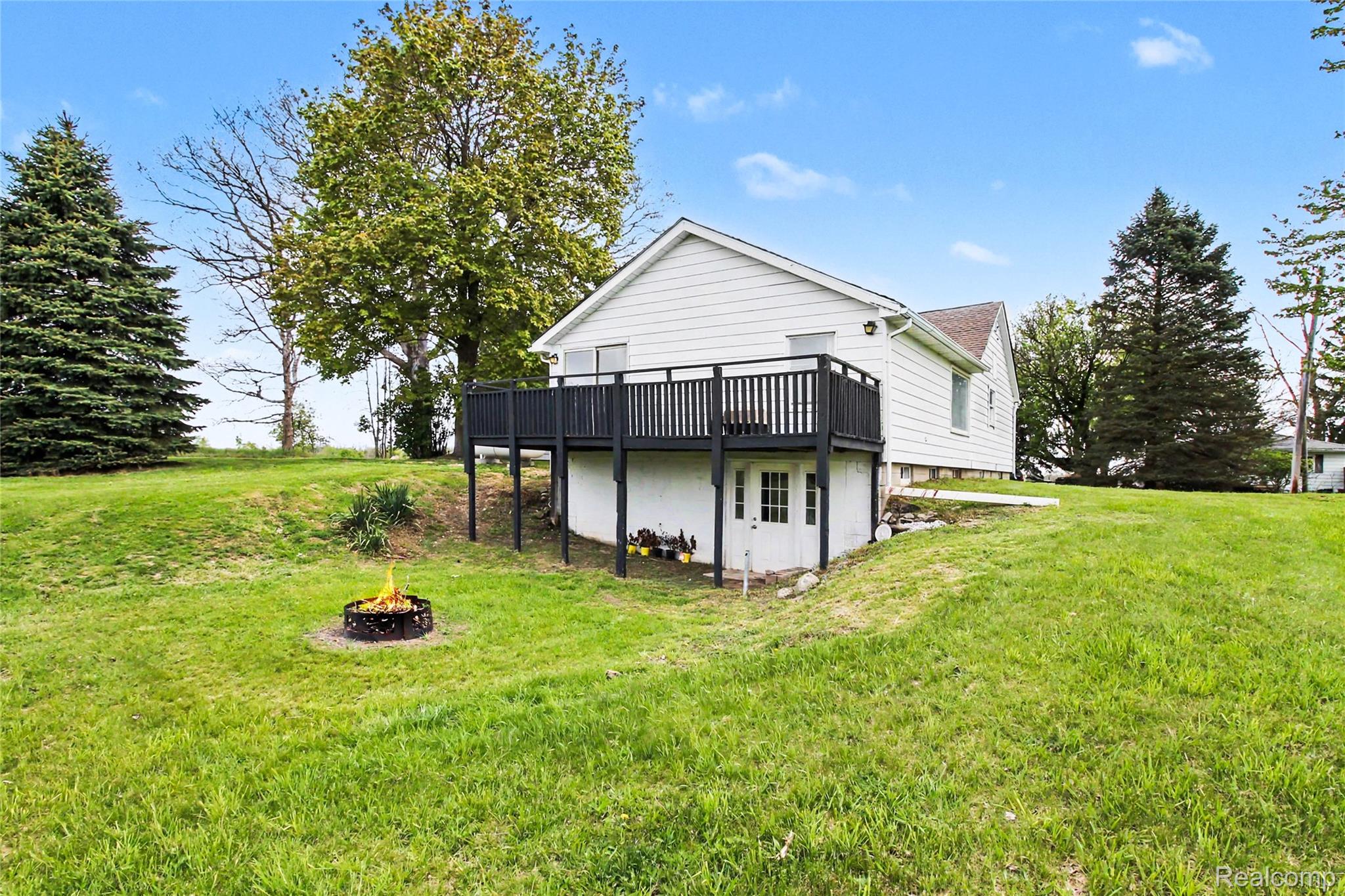 9433 East Lovejoy Road Perry, MI 48872 - Photo 22 of 29
