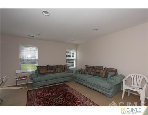 21 Woodbury Road Edison, NJ 08820 - Photo 4 of 14