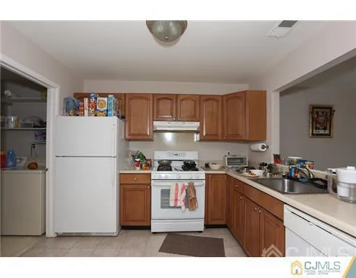 $2,800 | 21 Woodbury Road, Edison, NJ 08820