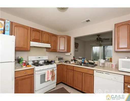 $2,800 | 21 Woodbury Road, Edison, NJ 08820