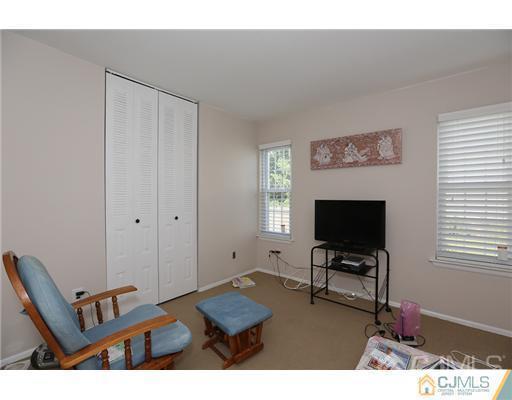 21 Woodbury Road Edison, NJ 08820 - Photo 9 of 14