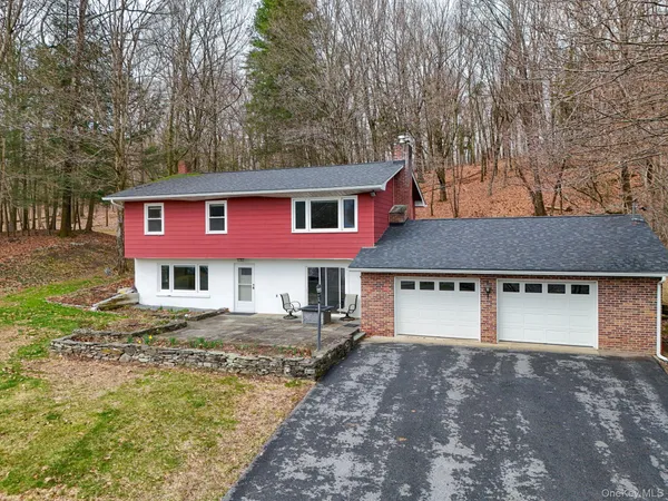 $629,000 | 563 Spring Lake Road, Red Hook, NY 12571