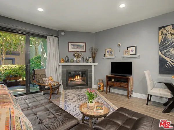 $575,000 | 8675 Falmouth Avenue, Unit 110, Playa del Rey, CA 90293