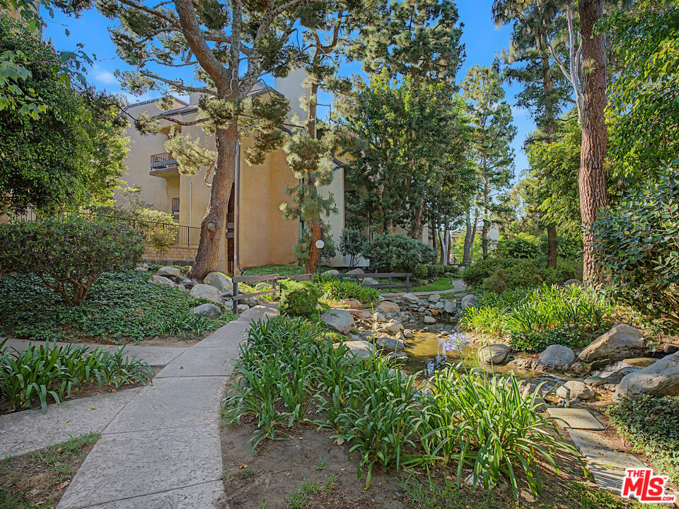 8675 Falmouth Avenue, Unit 110 Playa del Rey, CA 90293 - Photo 18 of 32