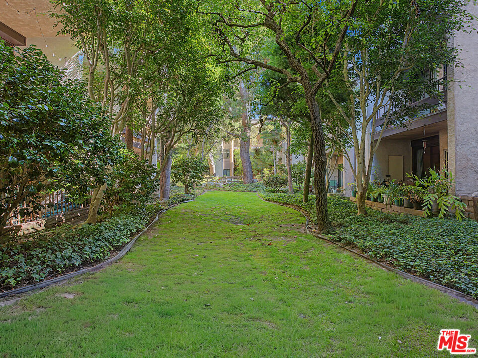 8675 Falmouth Avenue, Unit 110 Playa del Rey, CA 90293 - Photo 19 of 32