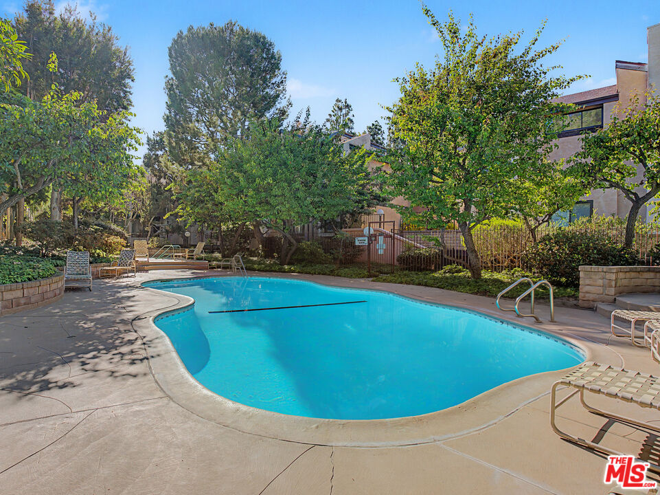 8675 Falmouth Avenue, Unit 110 Playa del Rey, CA 90293 - Photo 23 of 32