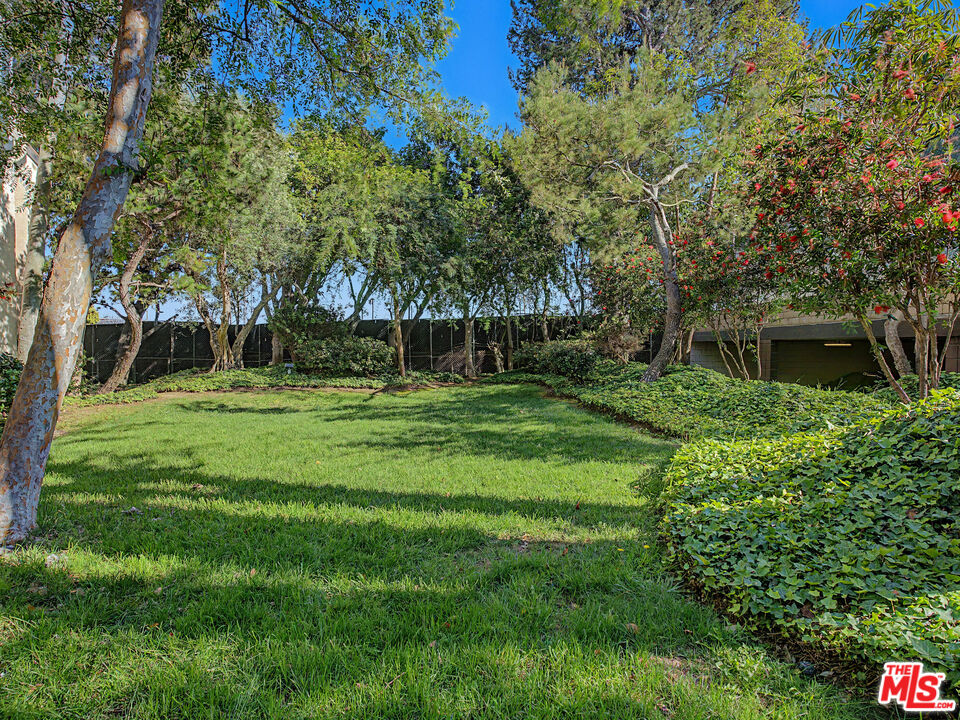 8675 Falmouth Avenue, Unit 110 Playa del Rey, CA 90293 - Photo 29 of 32