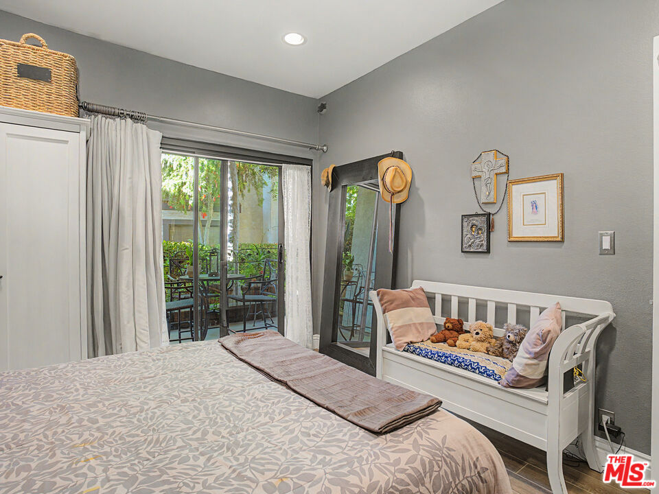 8675 Falmouth Avenue, Unit 110 Playa del Rey, CA 90293 - Photo 7 of 32