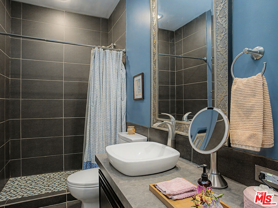 8675 Falmouth Avenue, Unit 110 Playa del Rey, CA 90293 - Photo 9 of 32