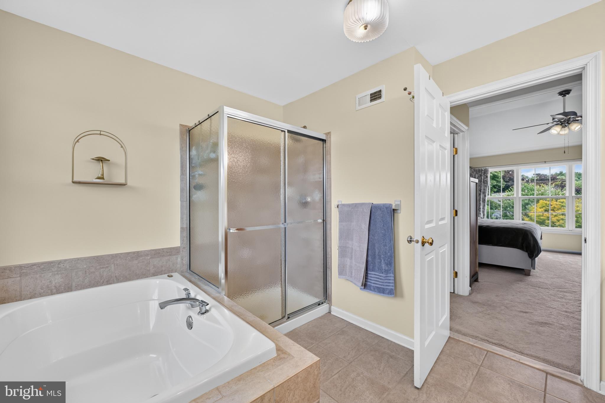 16 Amesbury Road Levittown, PA 19054 - Photo 25 of 57