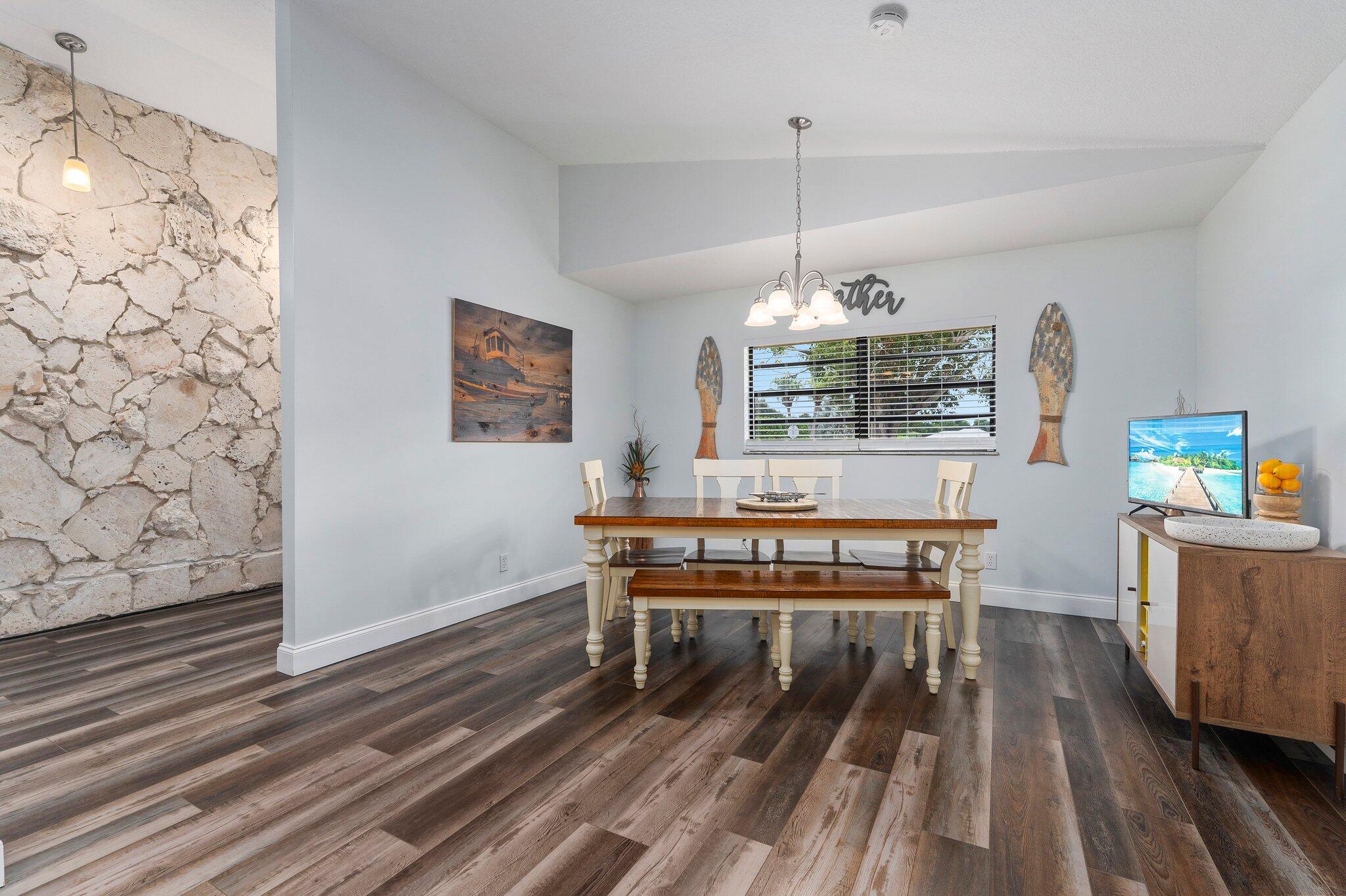 605 Ribaut Road Fort Pierce, FL 34947 - Photo 10 of 35 Dining Area