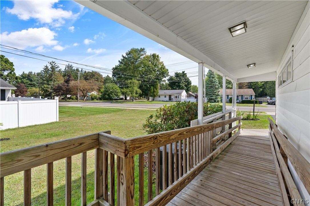305 Allen Road Clay, NY 13212 - Photo 3 of 32 Gallery Image 3