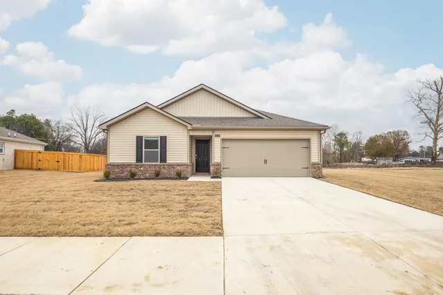 $284,900 | 4510 Royster Crk Drive, Millington, TN 38053