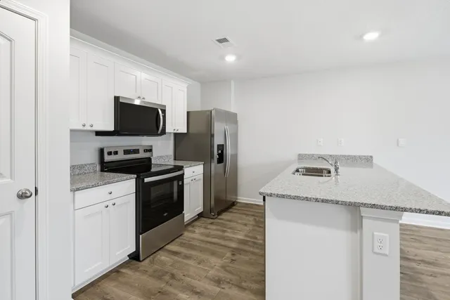 $284,900 | 4510 Royster Crk Drive, Millington, TN 38053