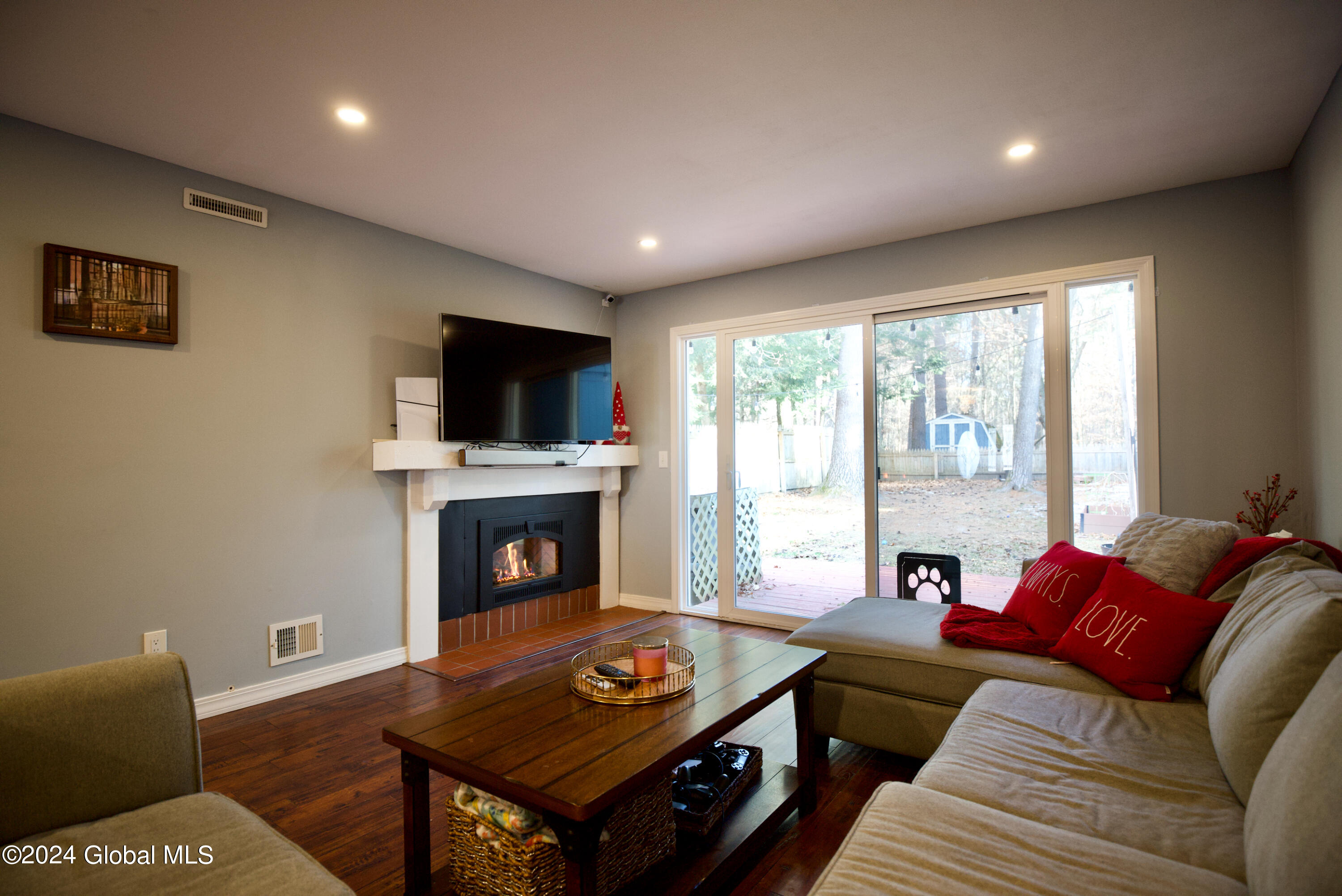 18 Snowberry Road Malta, NY 12020 - Photo 14 of 45 14