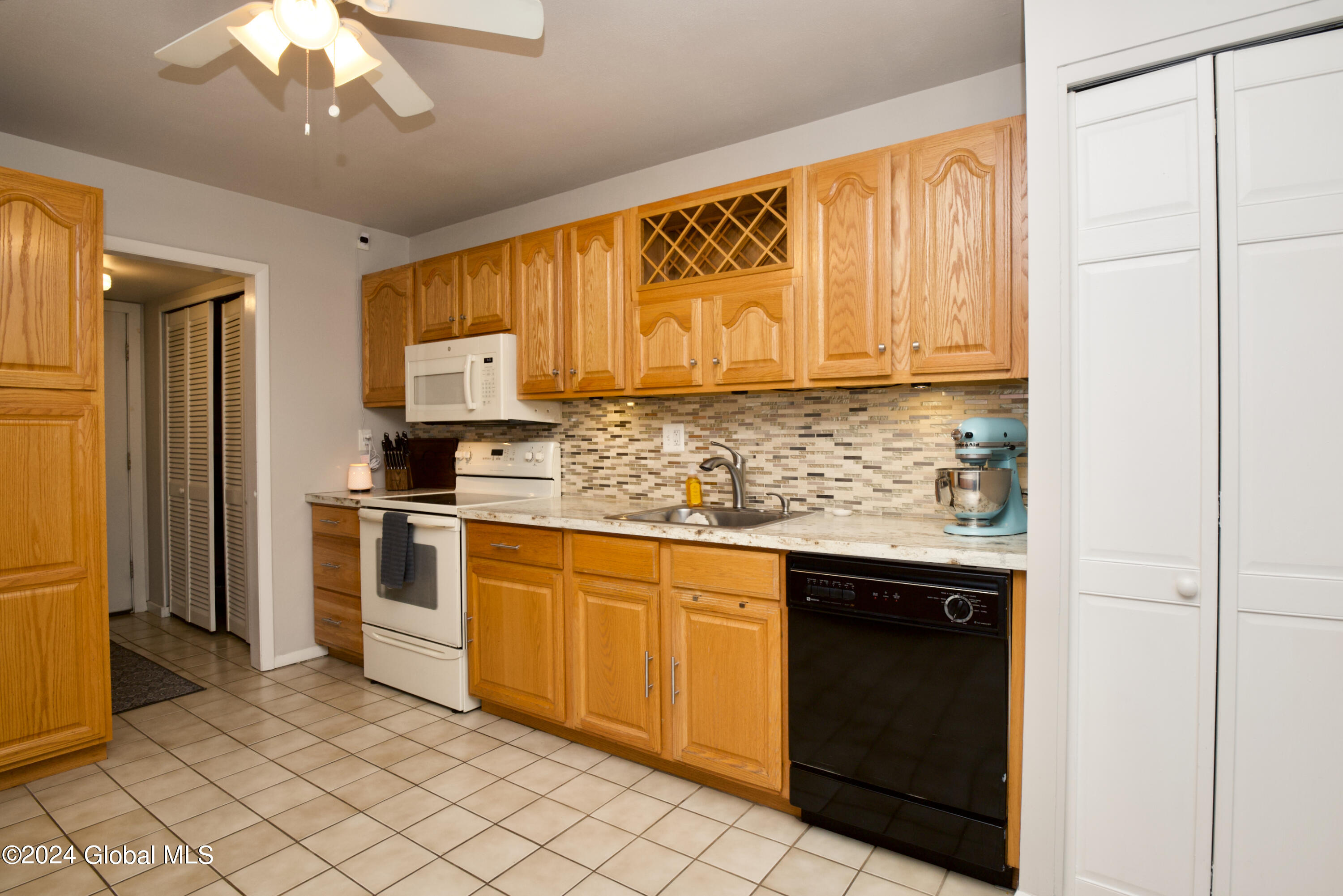 18 Snowberry Road Malta, NY 12020 - Photo 20 of 45 20