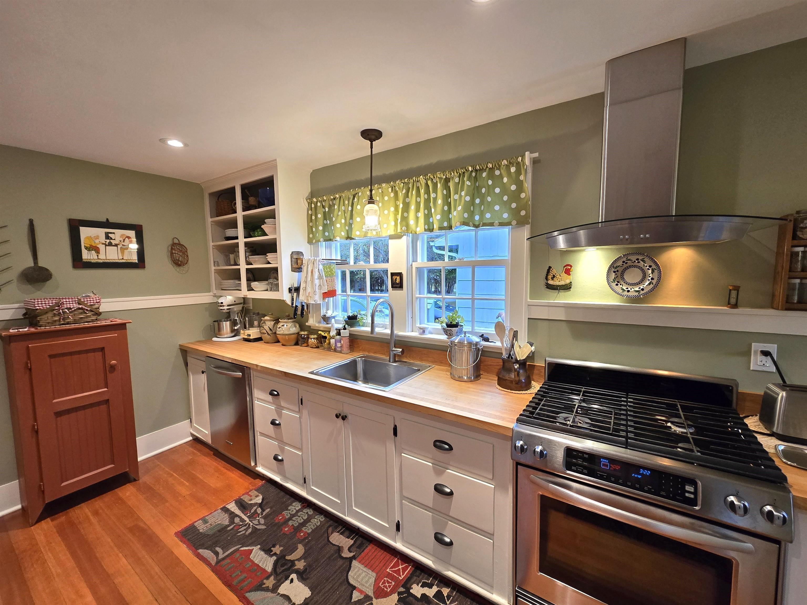 10 Thrall Avenue Rutland, VT 05701 - Photo 4 of 28