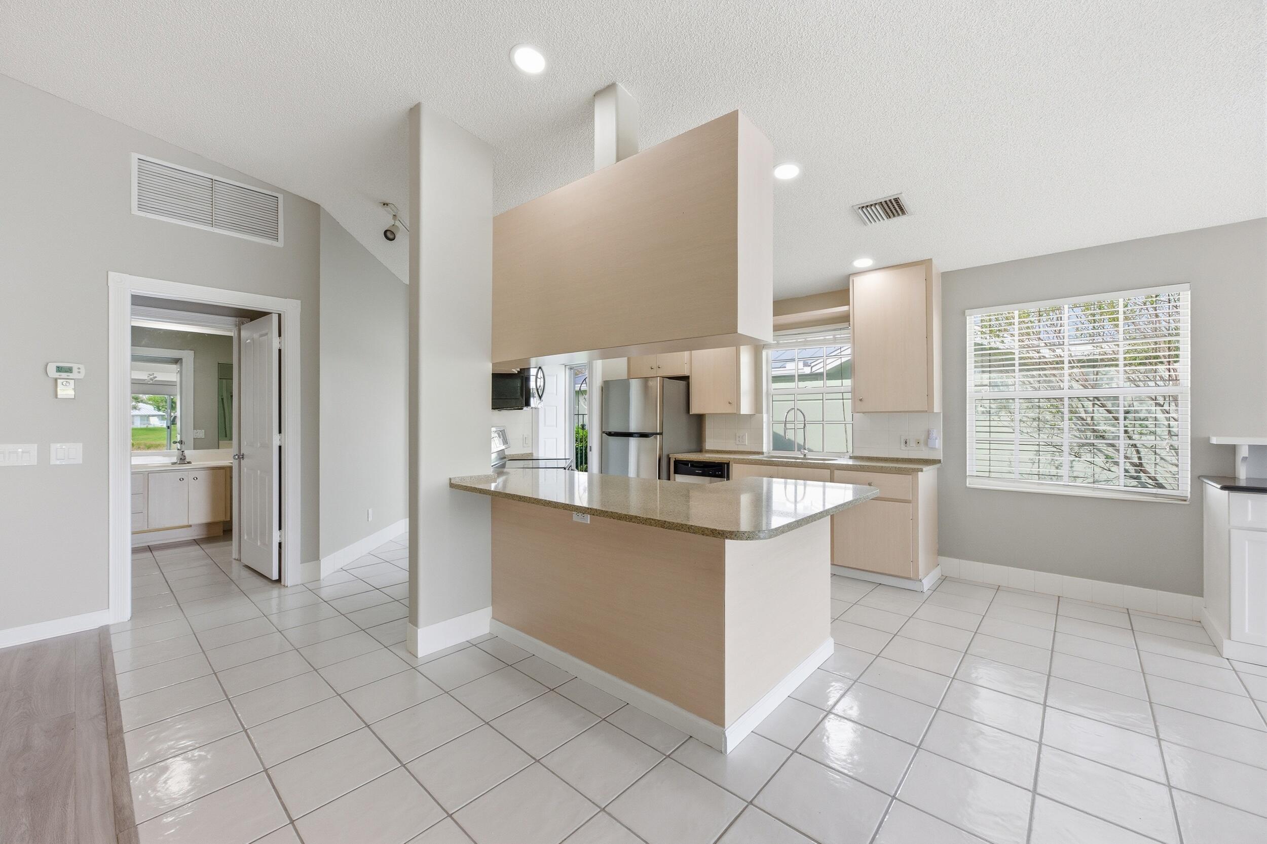 1624 Southwest Waterfall Boulevard Palm City, FL 34990 - Photo 13 of 48 21__jjl6770