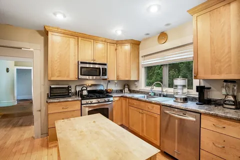 $669,000 | 15 George Street, Dartmouth, MA 02748