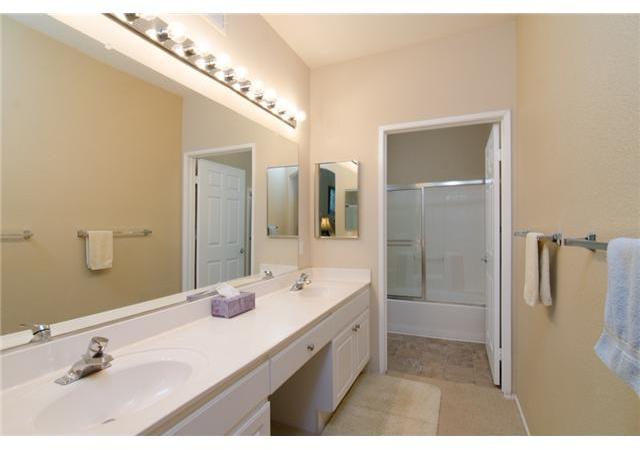 9237 Regents Road, Unit K127 La Jolla, CA 92037 - Photo 6 of 25 Gallery Image 6