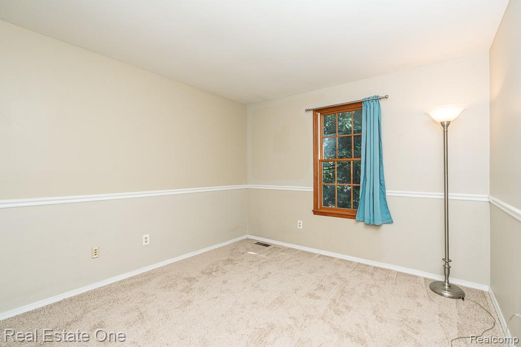 1377 Barneswood Lane Rochester, MI 48306 - Photo 36 of 39 1377 Barneswood_MLS-051.jpg