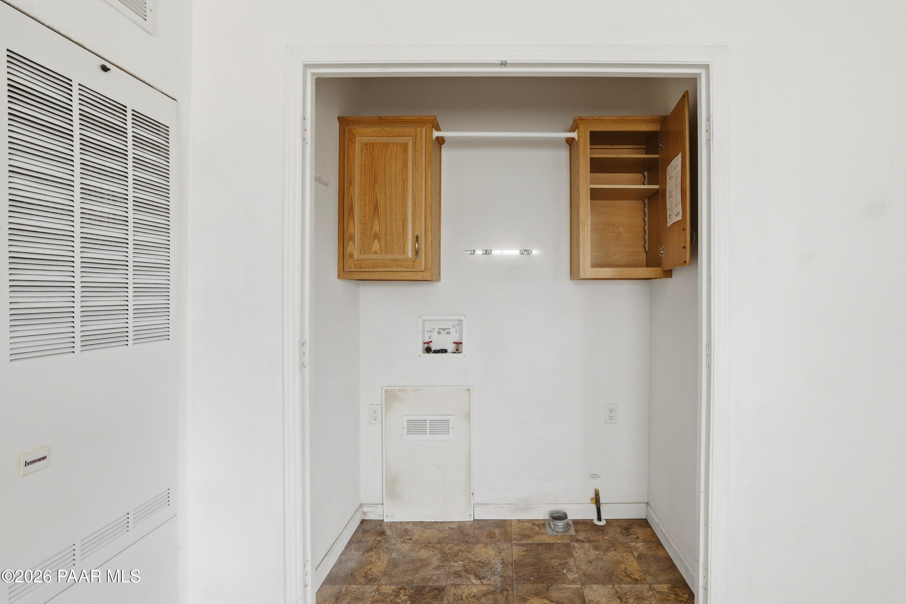 1495 Buffalo Run Road Chino Valley, AZ 86323 - Photo 20 of 32 20-Laundry