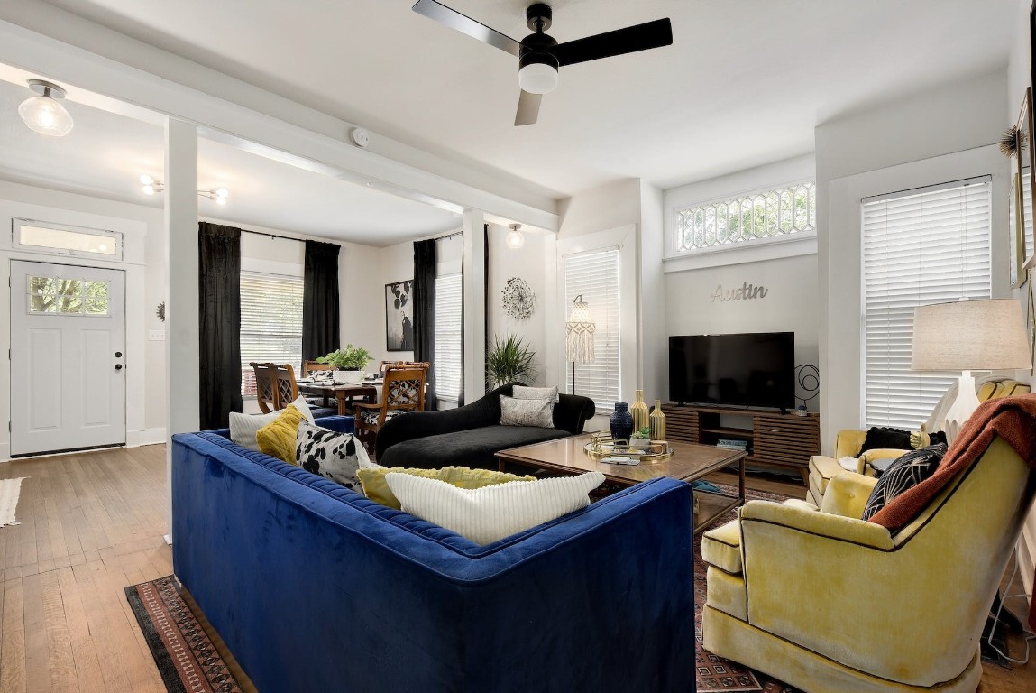 712 East 44th Street, Unit A Austin, TX 78751 - Photo 18 of 40 a living room with furniture and a flat screen tv