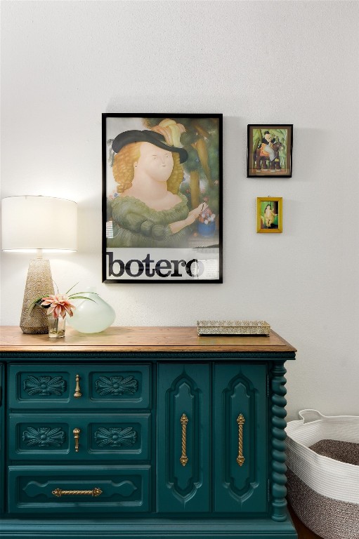 712 East 44th Street, Unit A Austin, TX 78751 - Photo 33 of 40 a bathroom with a sink and a mirror
