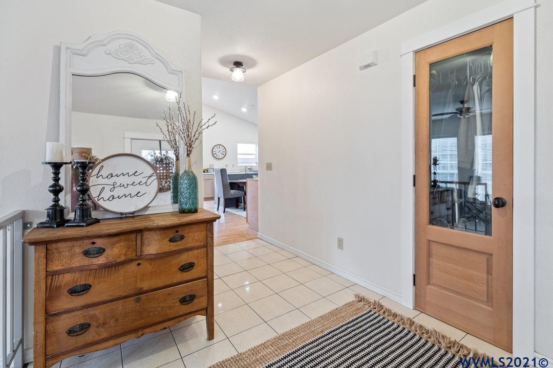 9895 Wells Landing Road Independence, OR 97351 - Photo 4 of 42