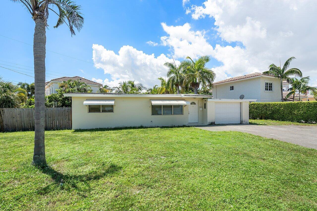 498 Northeast 6th Street Boca Raton, FL 33432 - Photo 3 of 11 003-498Northeast6thAvenue-DelrayBeach-FL