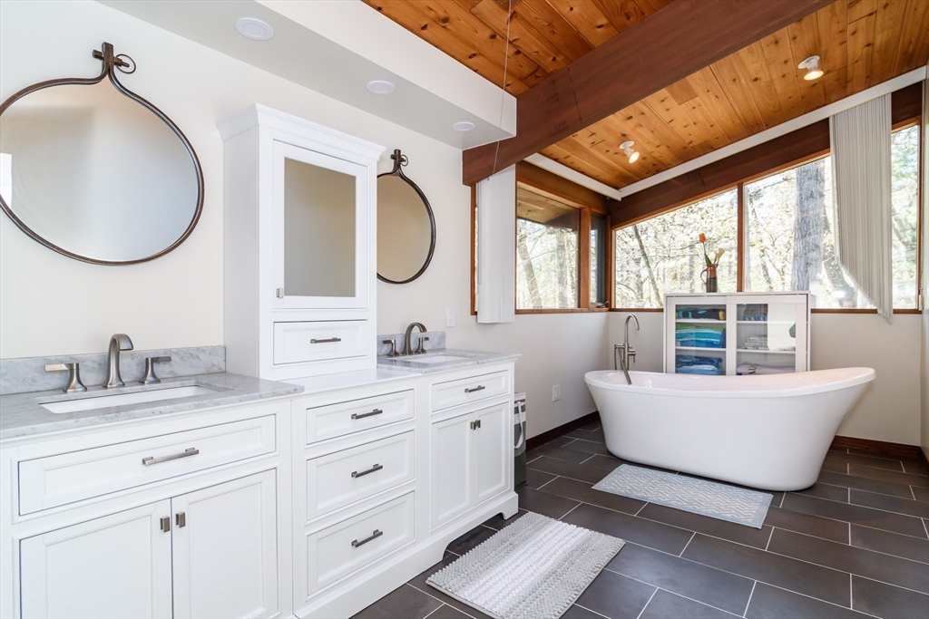 54 Campbell Road Wayland, MA 01778 - Photo 9 of 20