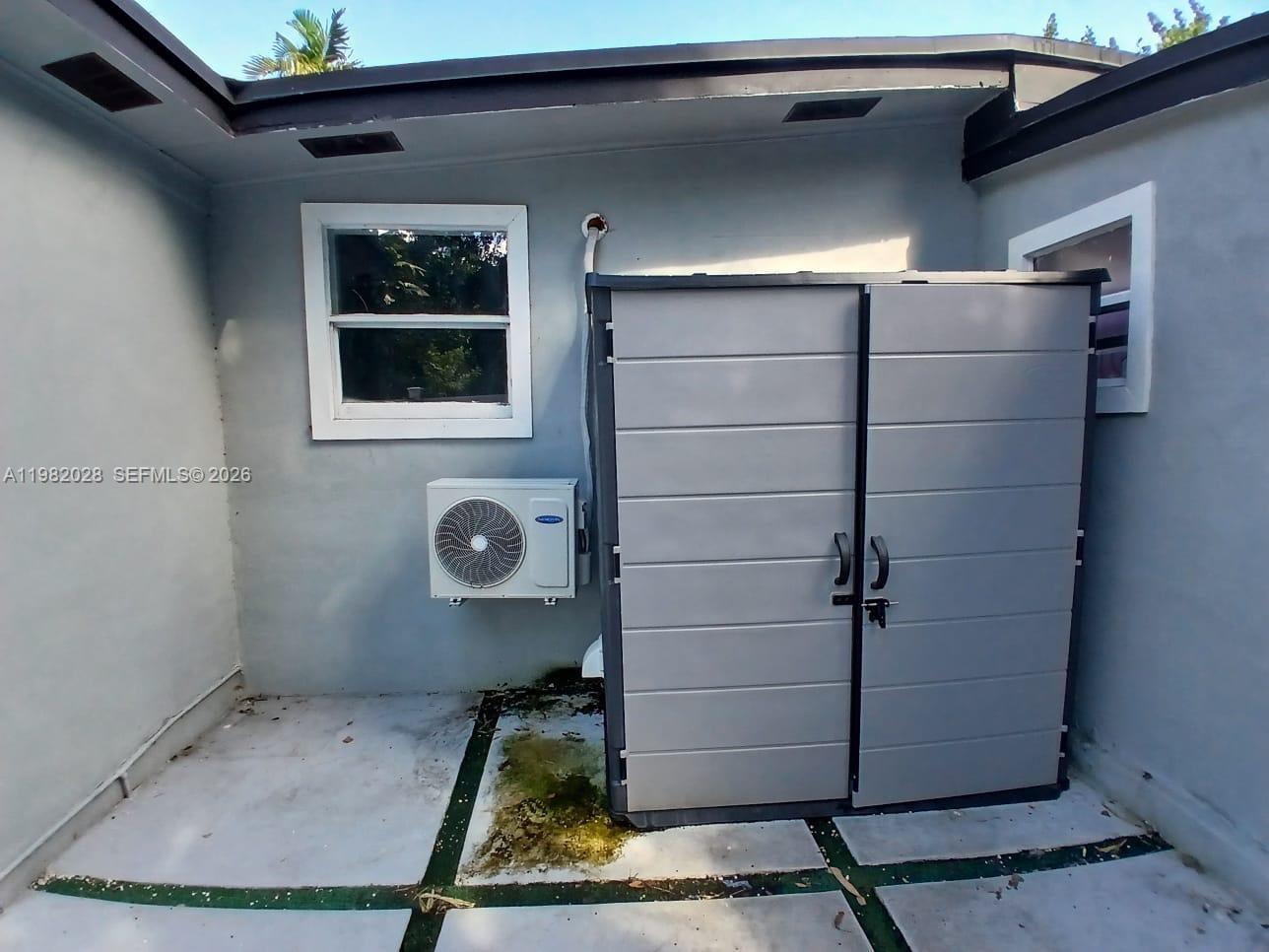 1053 Northeast 149th Street Miami, FL 33161 - Photo 12 of 13