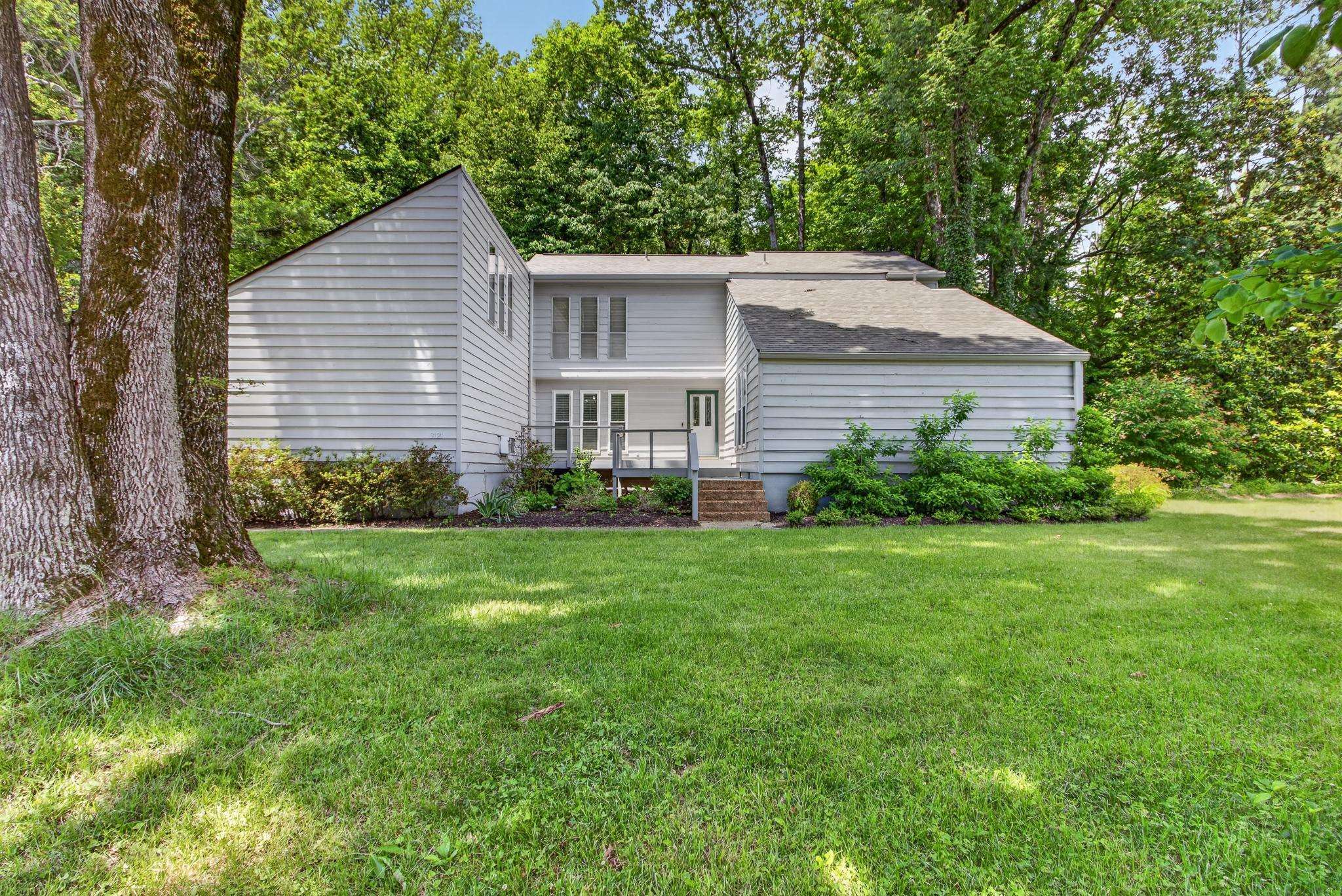 3121 Beechrun Drive Memphis, TN 38128 - Photo 2 of 40 Surrounded in nature with serene views. The peacefulness of this neighborhood will impress you!