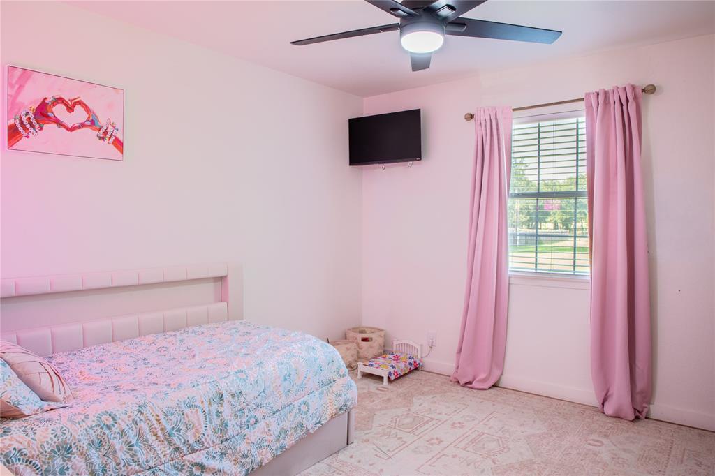1324 Tidwell Road Weatherford, TX 76087 - Photo 21 of 39 Bedroom 3