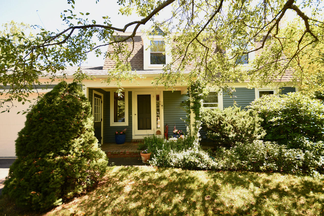 7 Valley Road Cape Elizabeth, ME 04107 - Photo 1 of 38 7 VALLEY FRONT DSC_6867