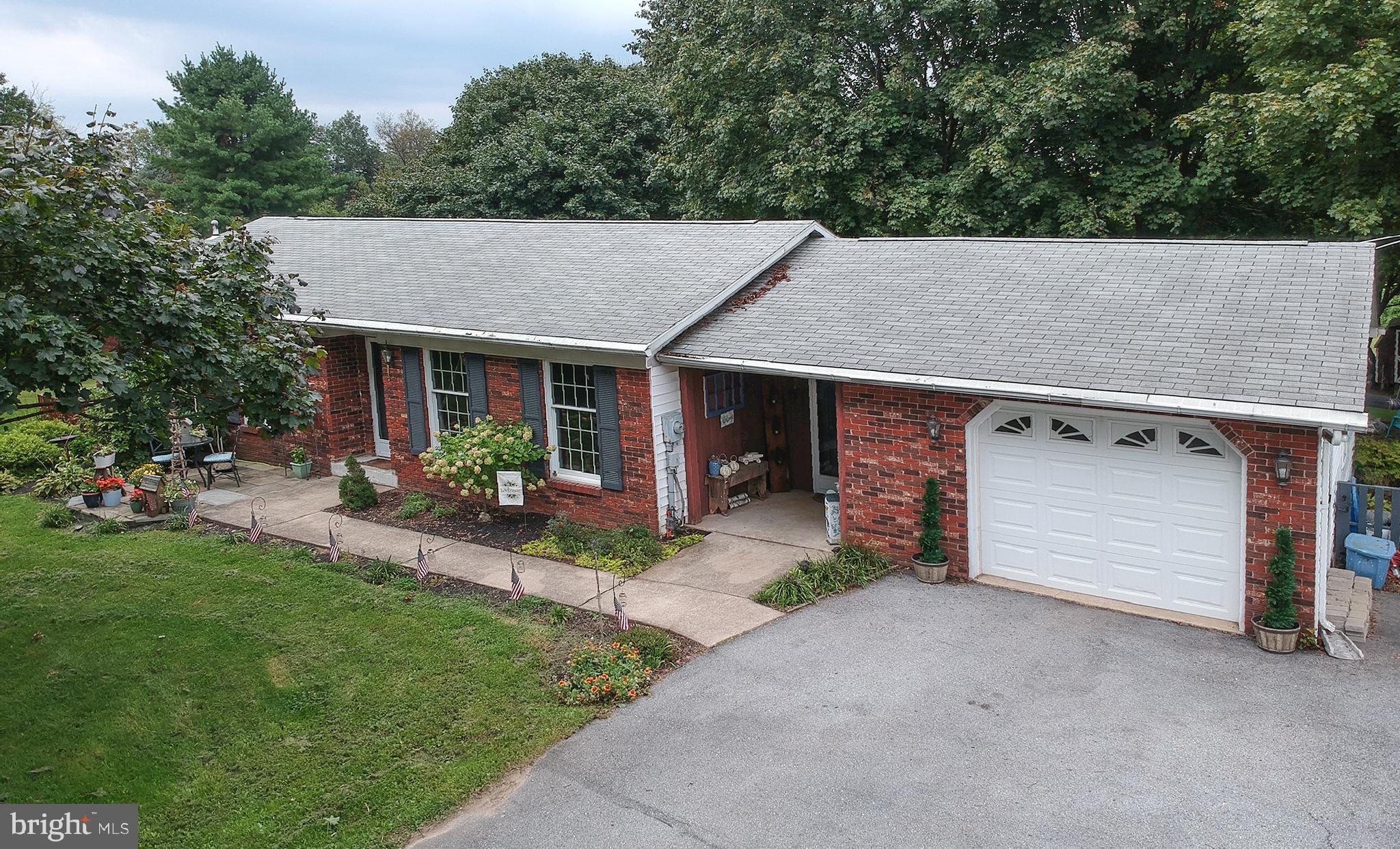 4198 Snavely Road Elizabethtown, PA 17022 - Photo 2 of 56 Gallery Image 2