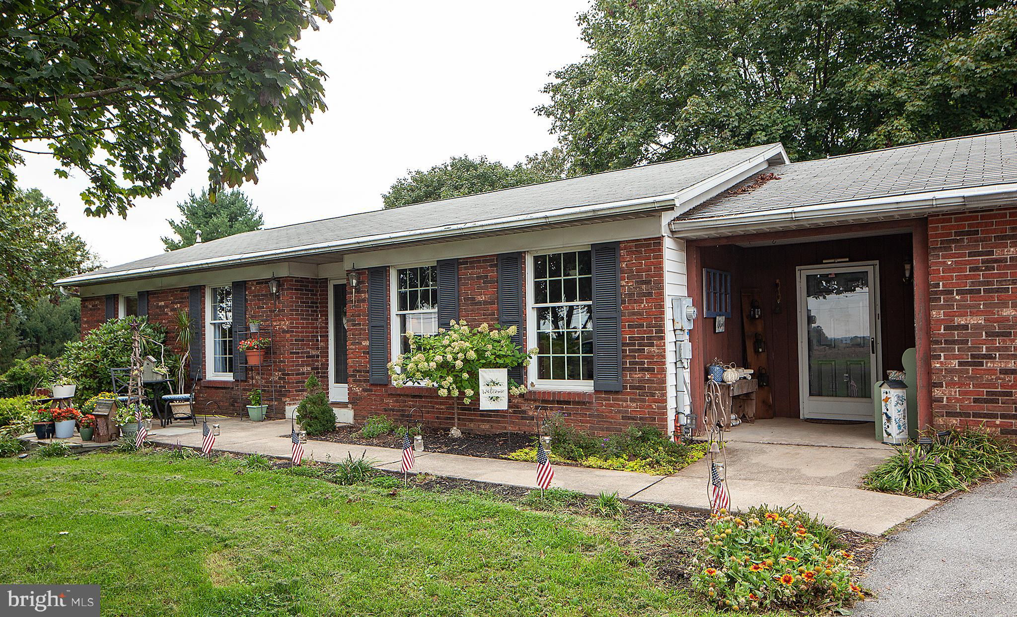 4198 Snavely Road Elizabethtown, PA 17022 - Photo 9 of 56 Gallery Image 9