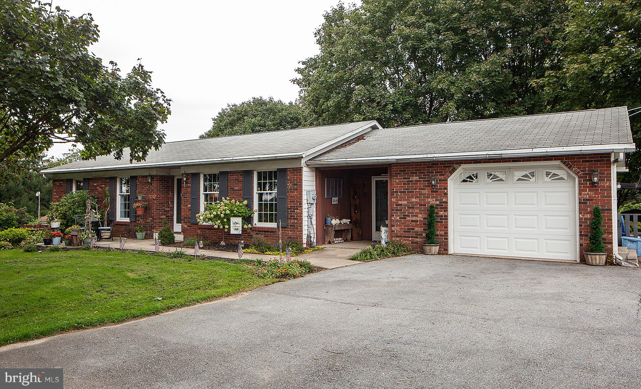 4198 Snavely Road Elizabethtown, PA 17022 - Photo 10 of 56 Gallery Image 10