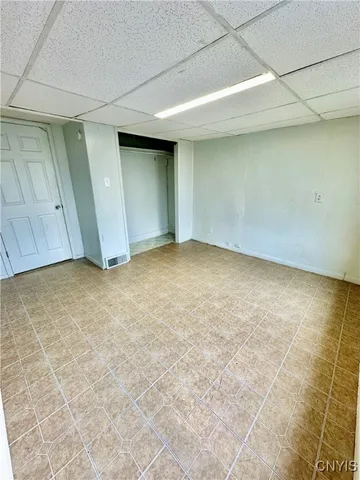 $1,250 | 1112 Lenox Avenue, Unit 2F, Utica, NY 13502