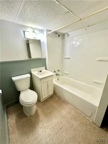 $1,250 | 1112 Lenox Avenue, Unit 2F, Utica, NY 13502