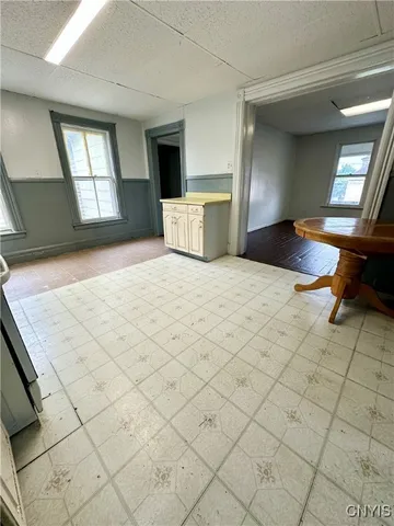 $1,250 | 1112 Lenox Avenue, Unit 2F, Utica, NY 13502