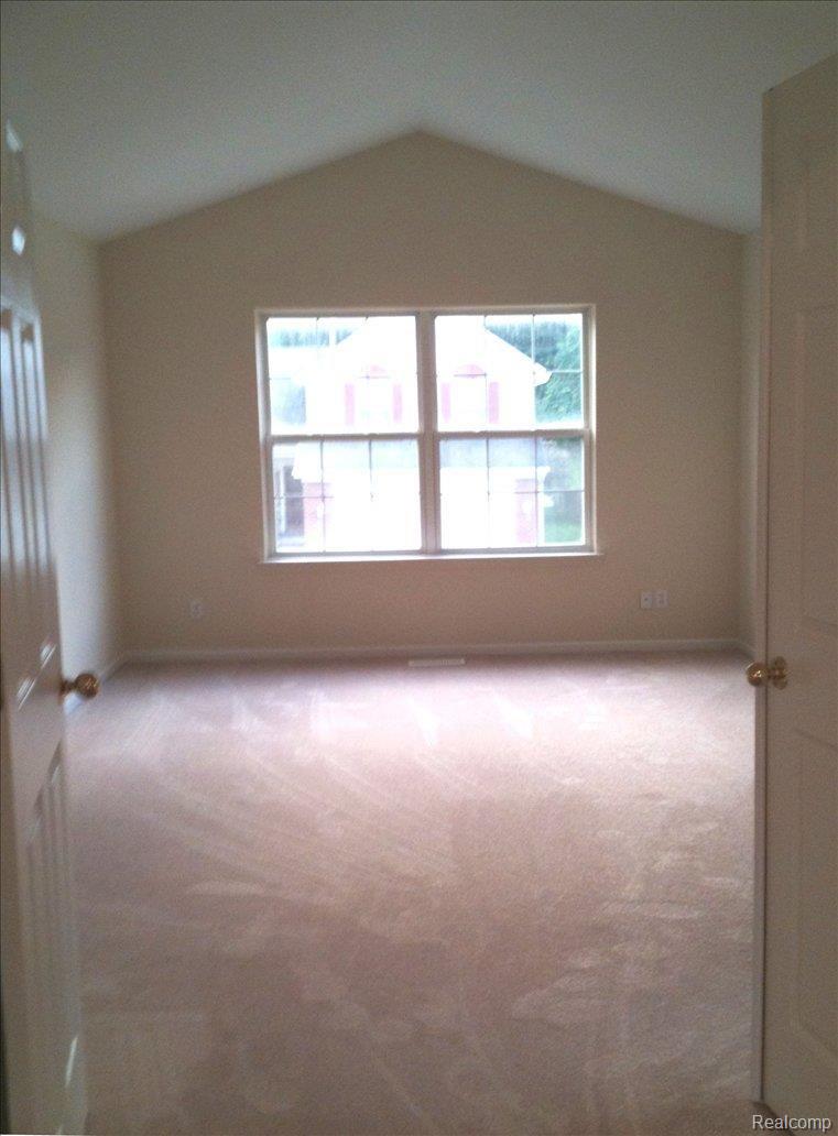 35 Eagle Ridge Road Lake Orion, MI 48360 - Photo 11 of 24 Cathedral Ceiling Master Suite
