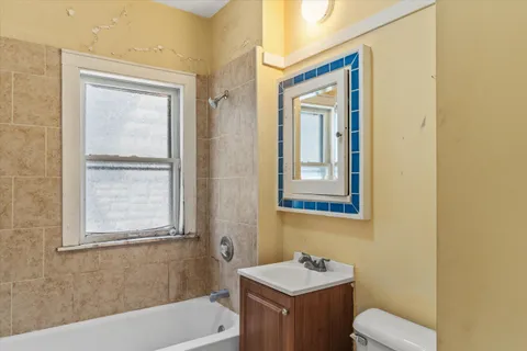 $525,000 | 2960 North Maryland Avenue, Unit 2962, Milwaukee, WI 53211