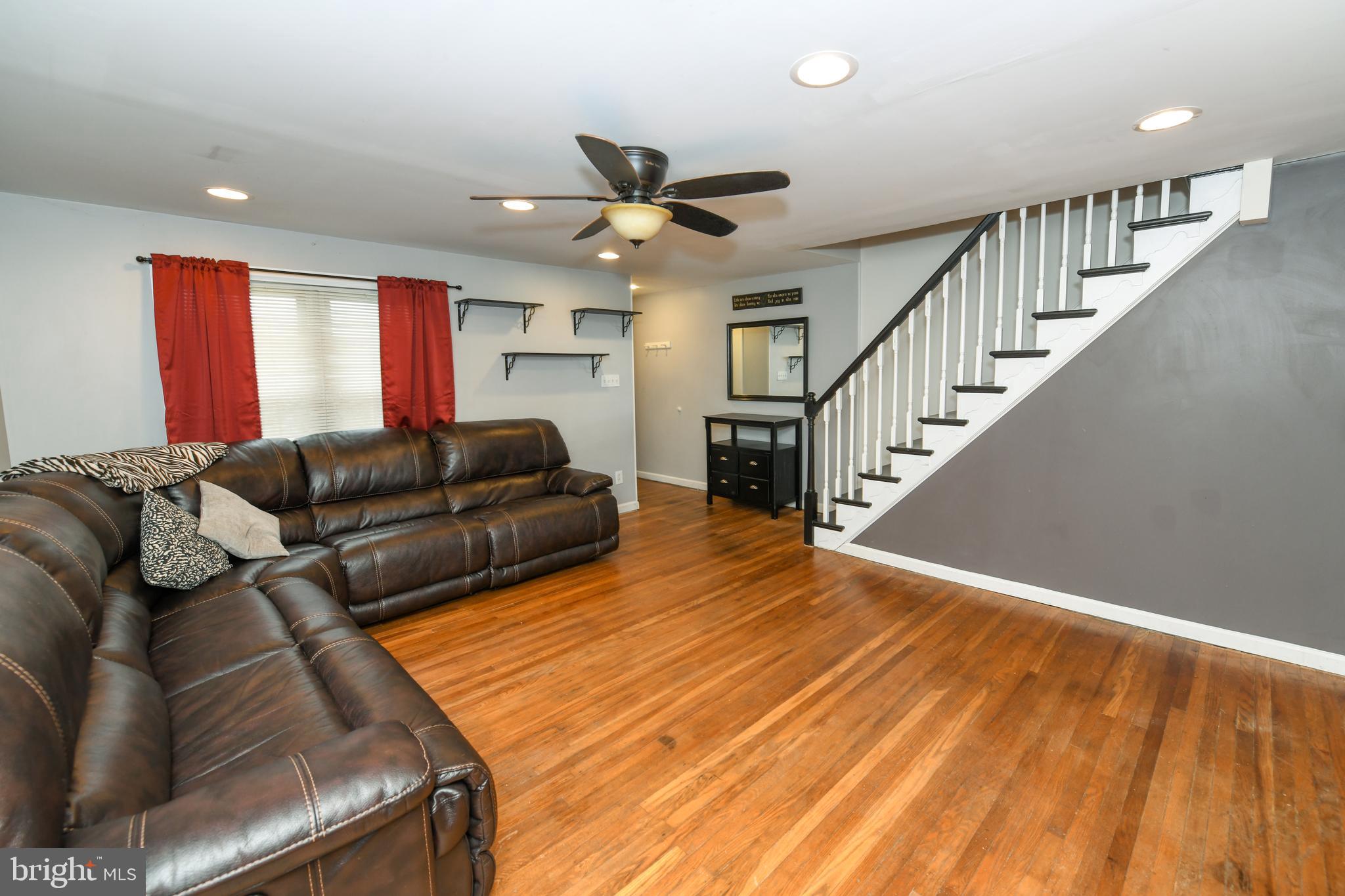 458 Jacksonville Road Hatboro, PA 19040 - Photo 3 of 30 Living Room