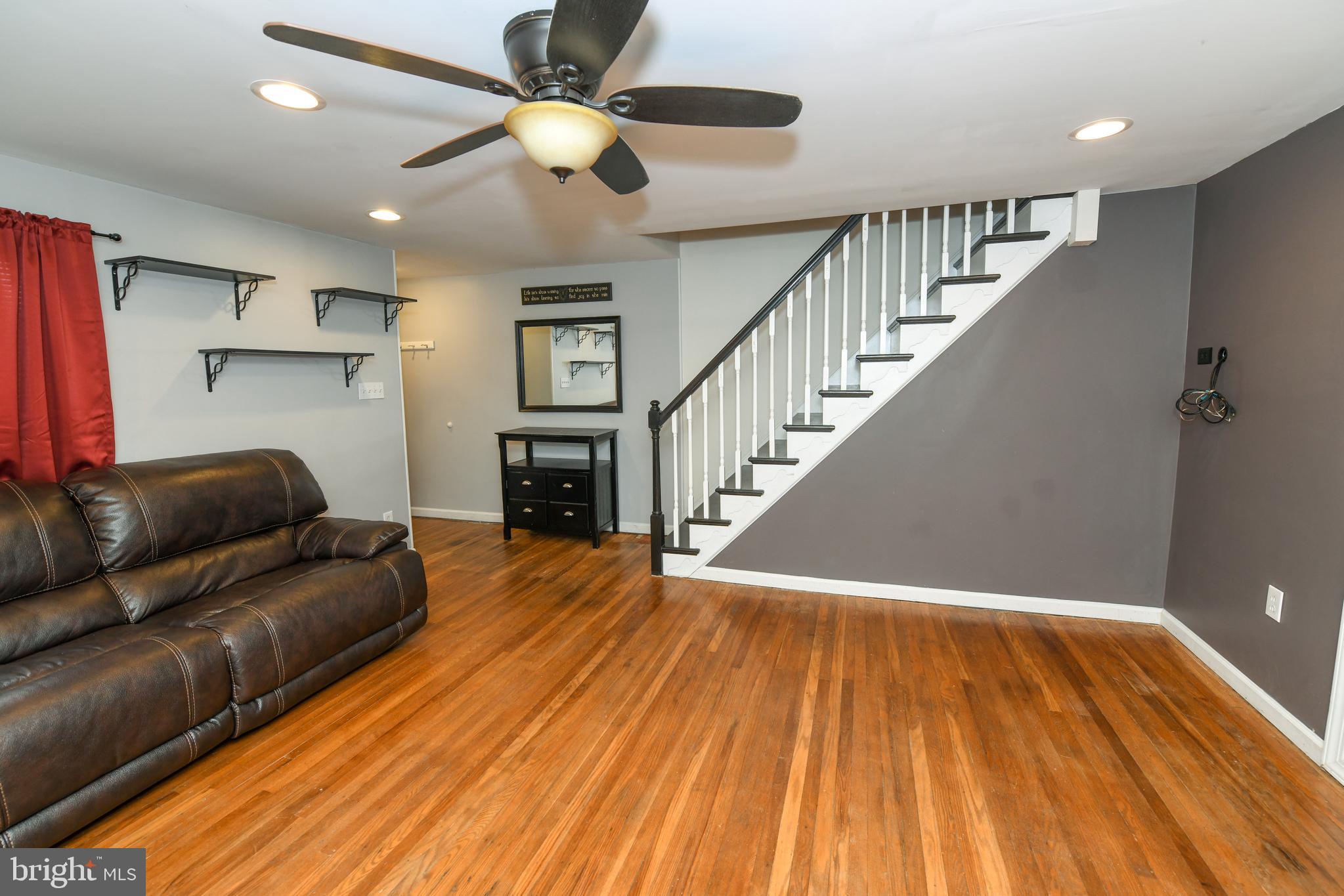 458 Jacksonville Road Hatboro, PA 19040 - Photo 6 of 30 Living Room